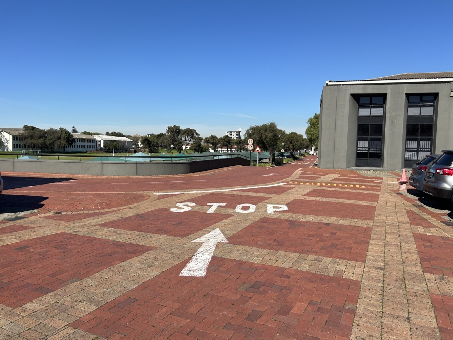 To Let Commercial Property for Rent in Mowbray Western Cape